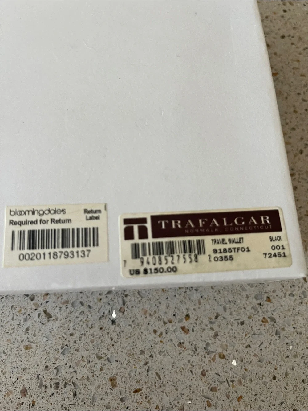 Trafalgar Black Leather Folded Travel Wallet with Contrast Stitching. NWT